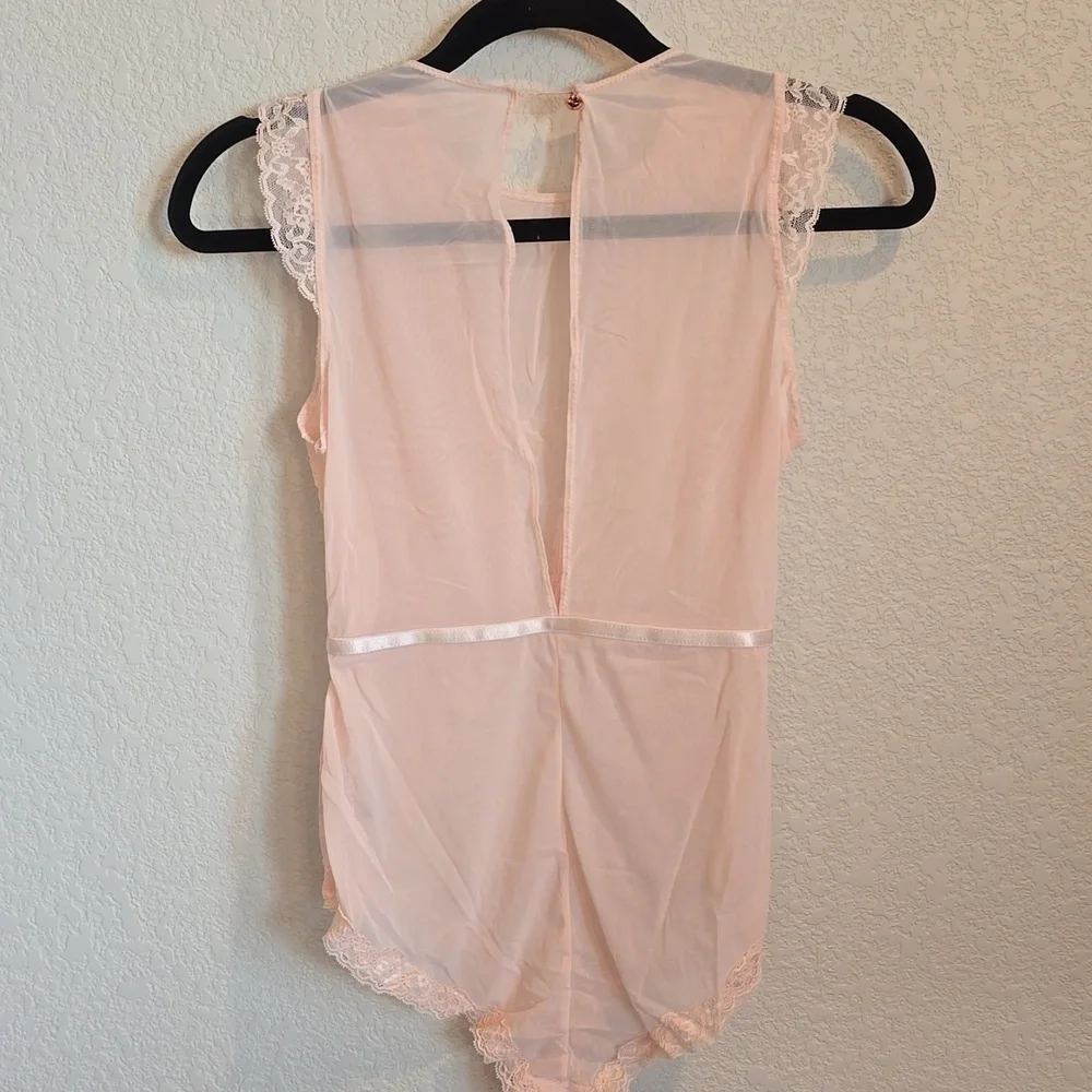 Tart Noir Peach Lace & Sheer Mesh Sleeveless Bodysuit - Size Large